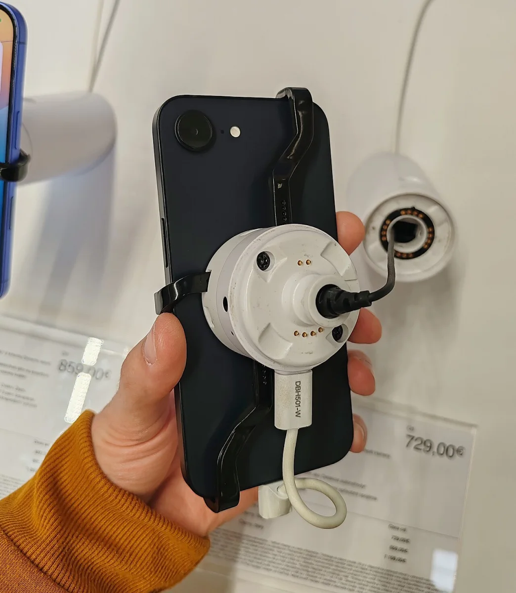 Apple iPhone 16e